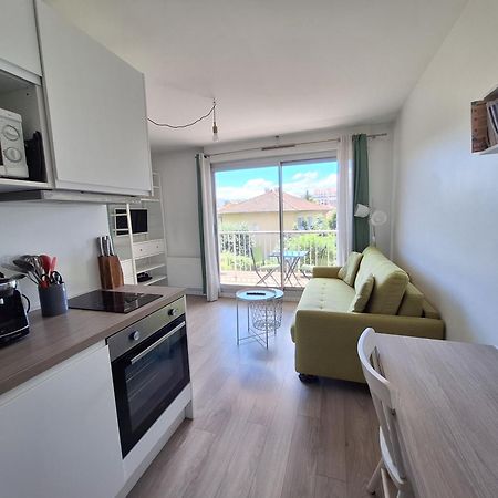 Villeurbanne La Doua / Insa Esterno foto